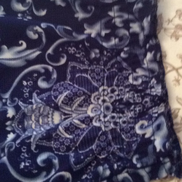 Avenue  Trendy Chic 💙empire top.  S 26 - Picture 4 of 7